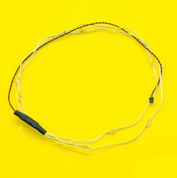 10 kleine LED`s am Draht, je nach Auswahl BLINKEND oder statisch leuchtend
